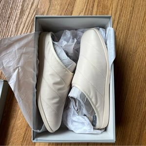 Everlane slippers. New in box.